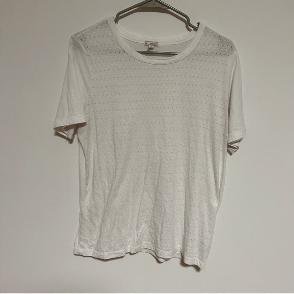 GAP White Short Sleeve Tee with Dot Pattern in size L